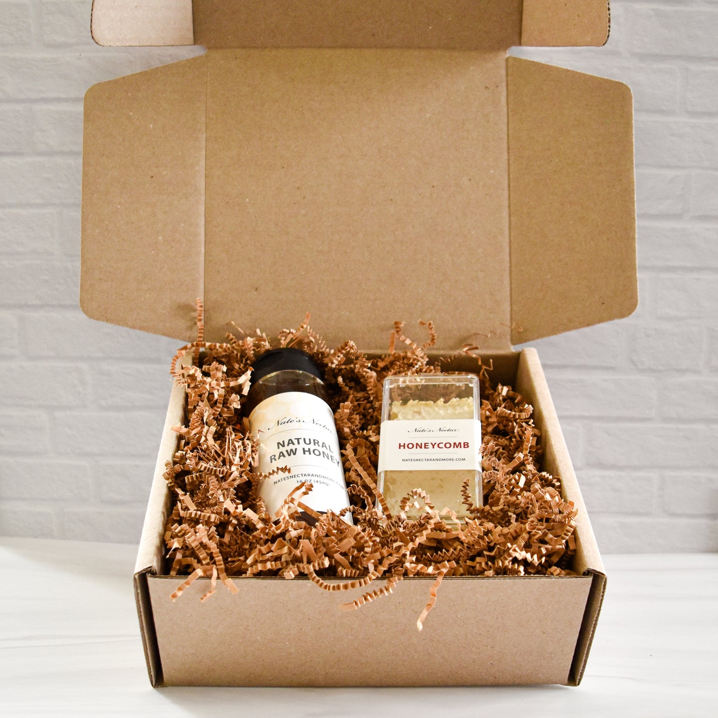 Honey Lover Holiday Gift Box, perfect christmas gift, prepackaged gift, 1 lb raw honey and raw honeycomb